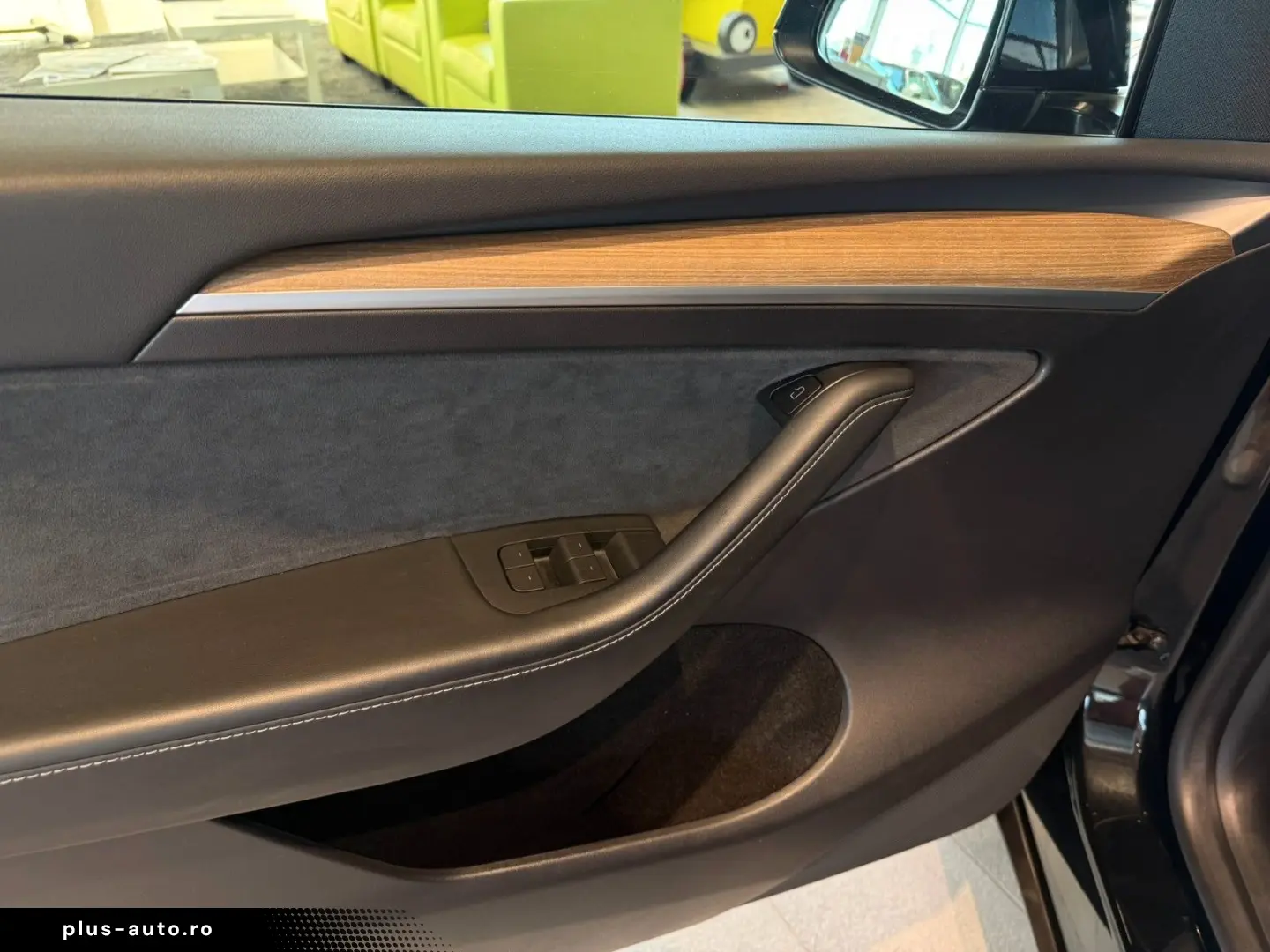 TESLA Model Y Long Range Dual AWD AHK abnehmbar