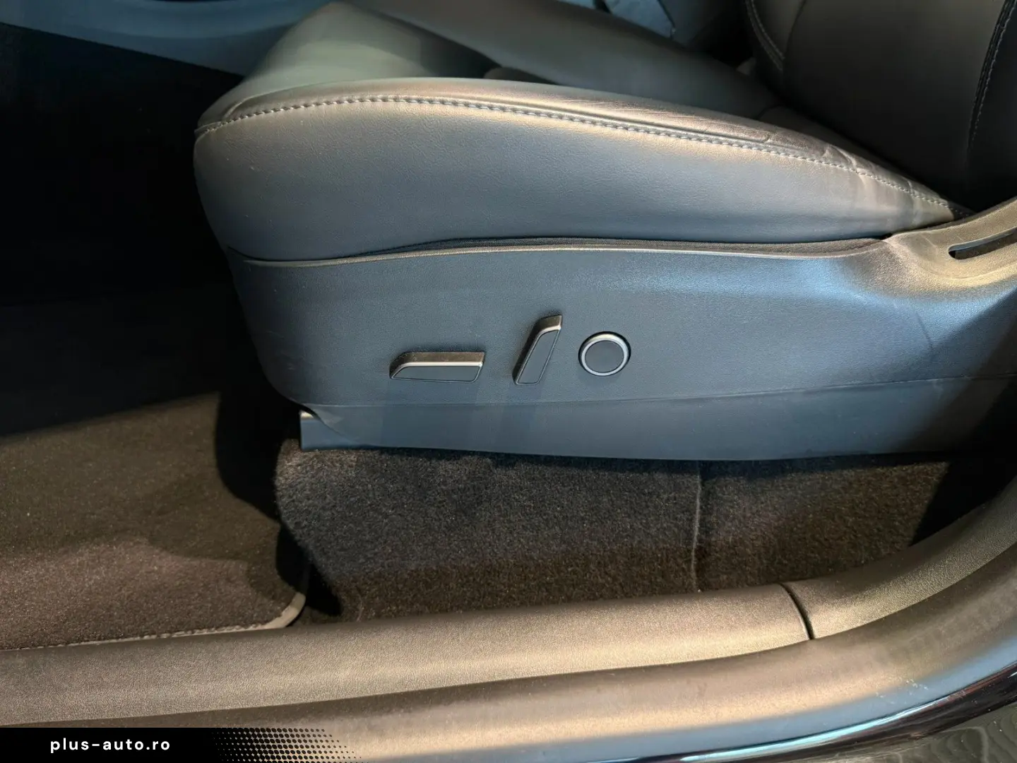 TESLA Model Y Long Range Dual AWD AHK abnehmbar