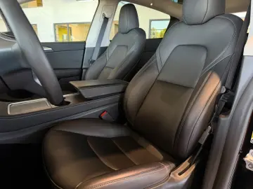 TESLA Model Y Long Range Dual AWD AHK abnehmbar