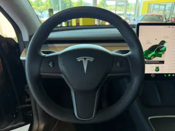 TESLA Model Y Long Range Dual AWD AHK abnehmbar