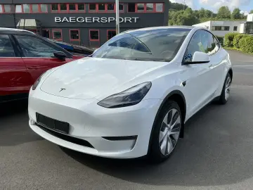 TESLA Model Y Long Range Dual AWD Leder Pano R.Cam
