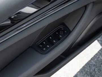 PORSCHE Panamera 4S E-Hybrid HD-LED HUD InnoDrive BOSE