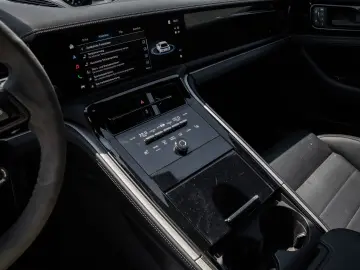 PORSCHE Panamera 4S E-Hybrid HD-LED HUD InnoDrive BOSE