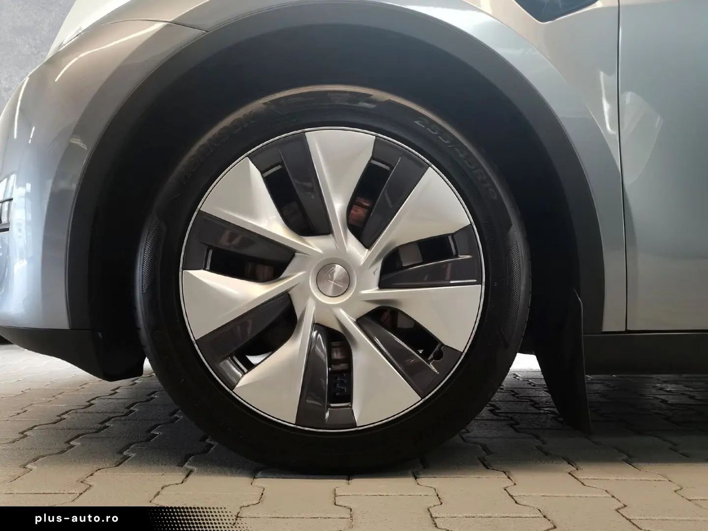 TESLA Model Y Long Range Dual AWD