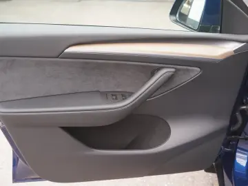 TESLA Model Y Long Range AWD  Mwst. ausweisbar