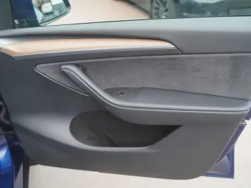 TESLA Model Y Long Range AWD  Mwst. ausweisbar