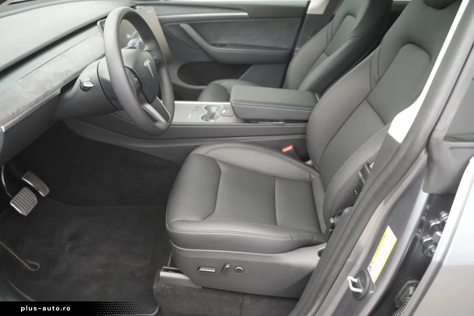 TESLA Model Y Long Range AWD  20-Zoll AHK