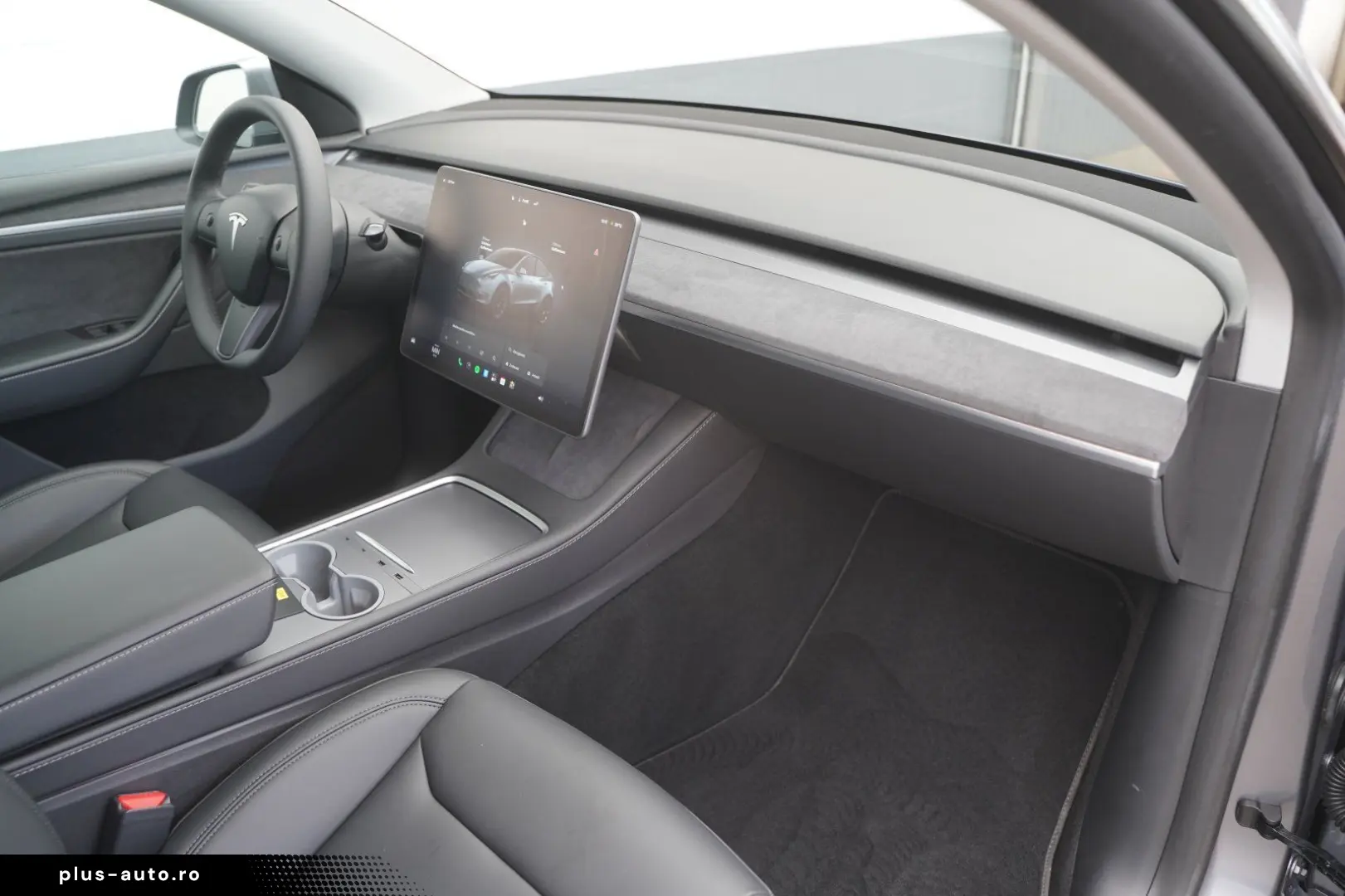 TESLA Model Y Long Range AWD  20-Zoll AHK
