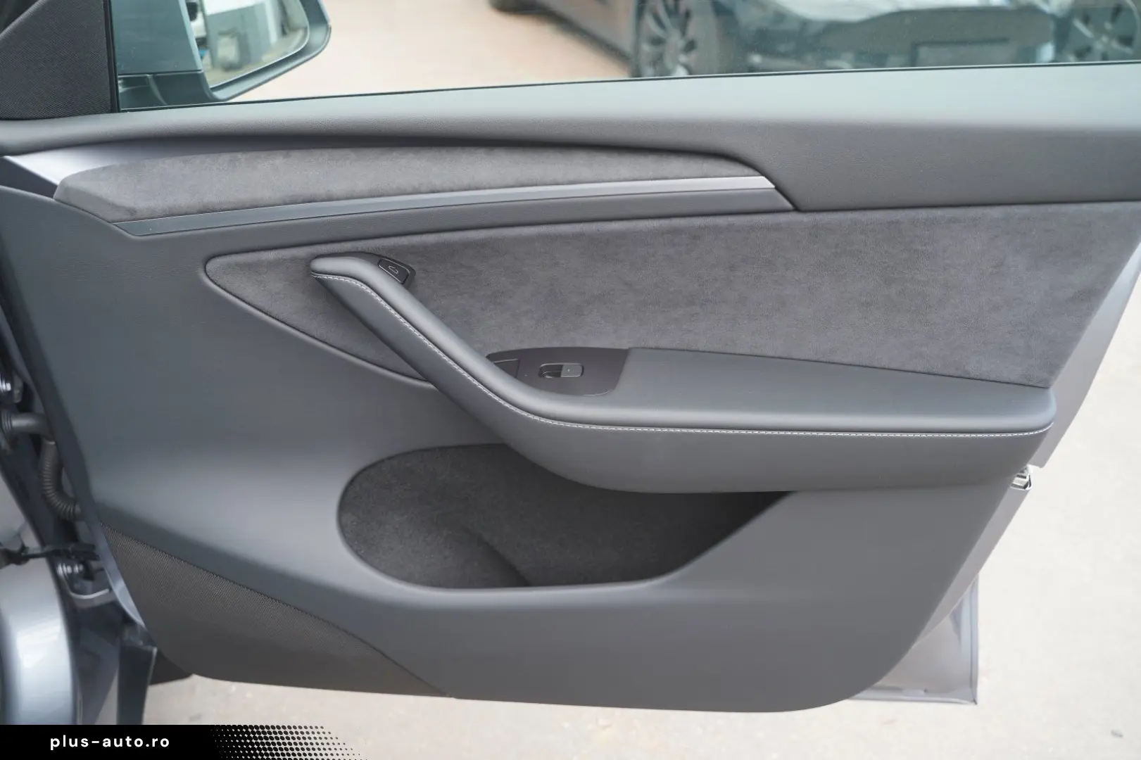 TESLA Model Y Long Range AWD  20-Zoll AHK