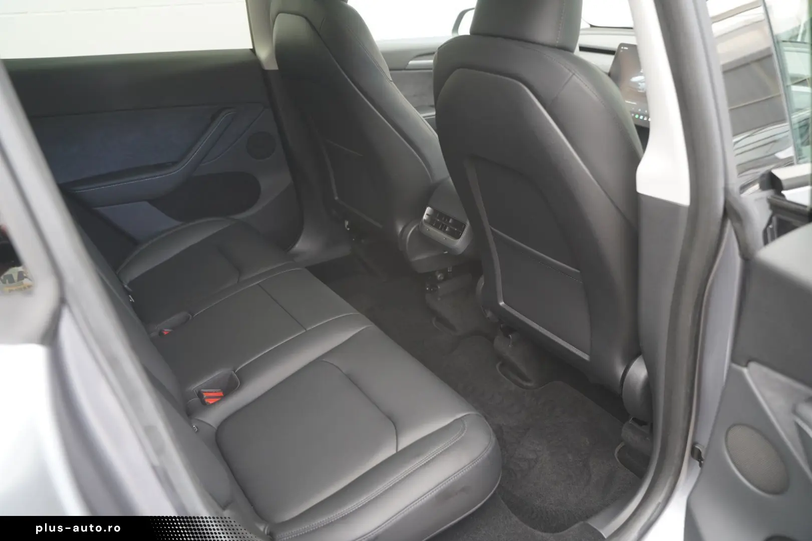 TESLA Model Y Long Range AWD  20-Zoll AHK