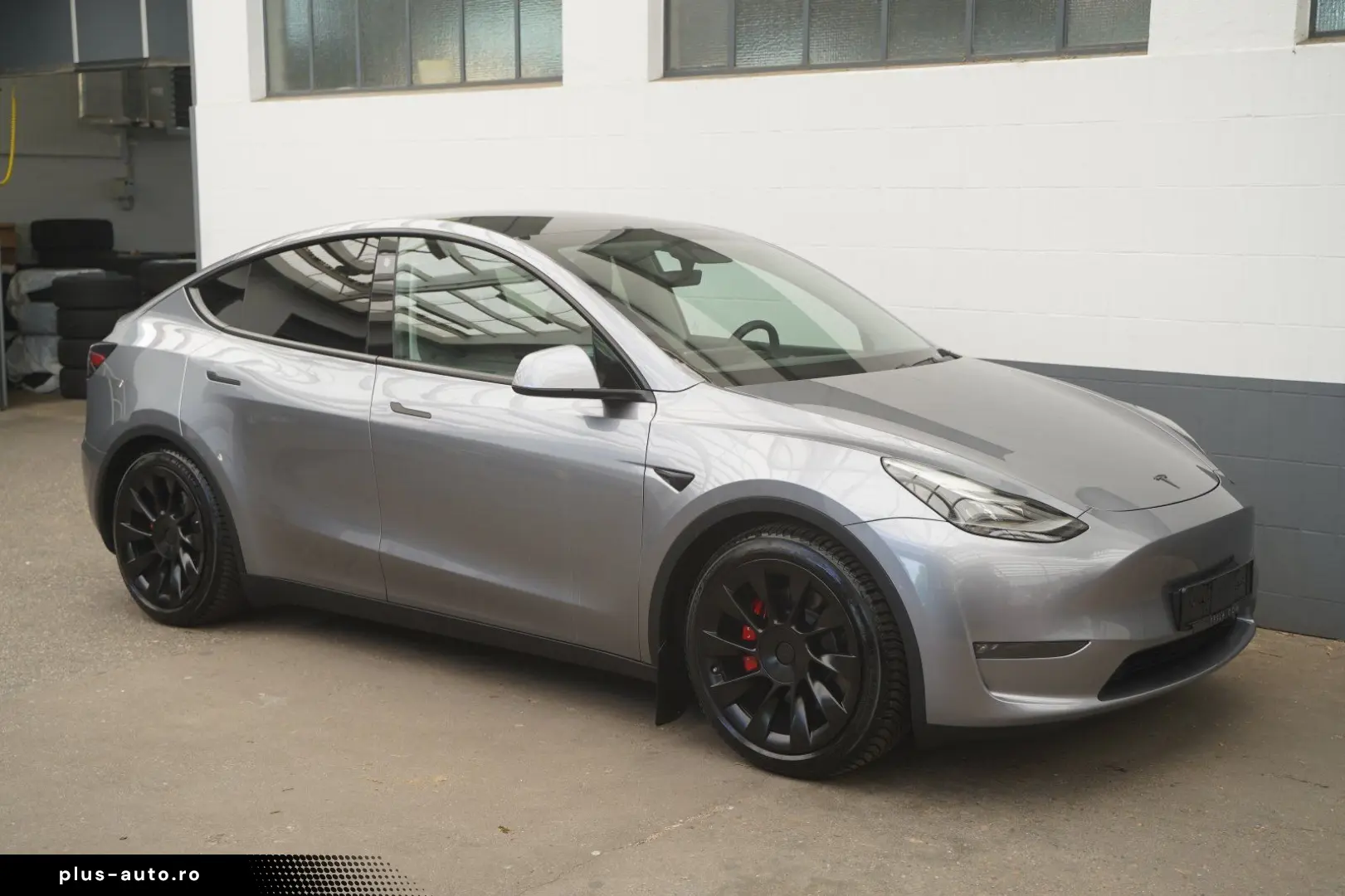 TESLA Model Y Long Range AWD  20-Zoll AHK