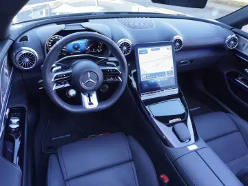 MERCEDES-BENZ SL AMG 63 4Matic nur 4000 KM