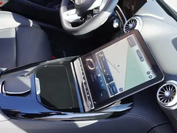 MERCEDES-BENZ SL AMG 63 4Matic nur 4000 KM