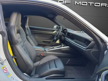 PORSCHE 911 992 Turbo S  Sport  Lift  Carbon  Leichtbau.