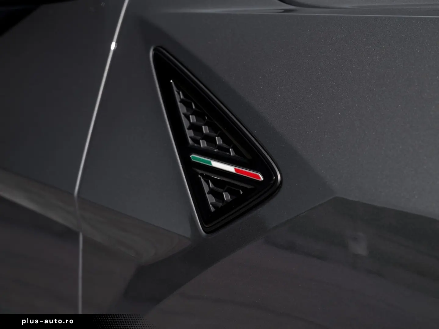 LAMBORGHINI Urus S   Panoramic Roof   Bicolor Interior