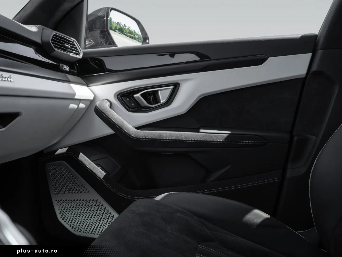 LAMBORGHINI Urus S   Panoramic Roof   Bicolor Interior