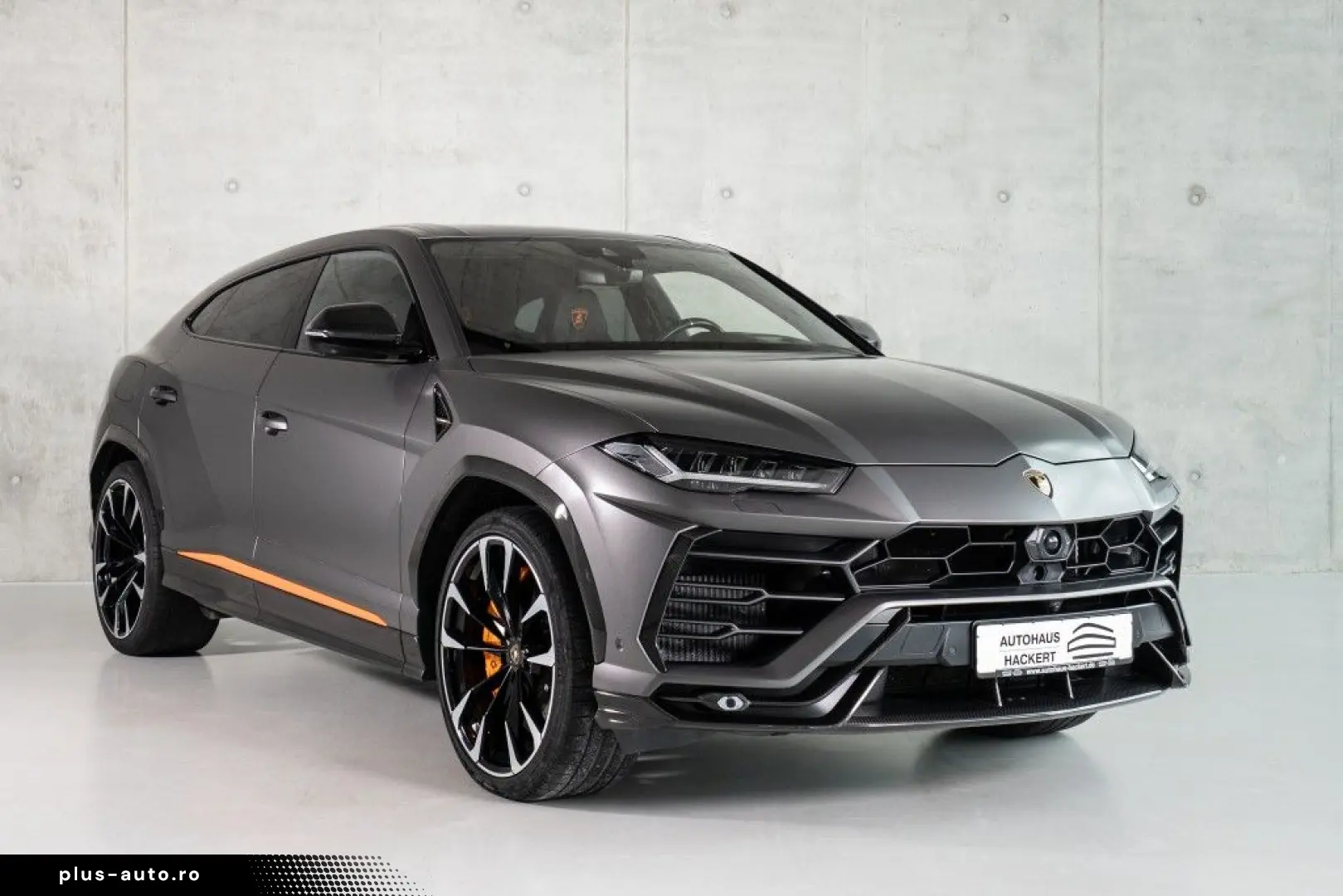 LAMBORGHINI Urus V8 Panorama Full Carbon Akrapovic