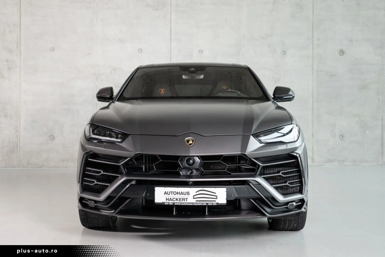 LAMBORGHINI Urus V8 Panorama Full Carbon Akrapovic