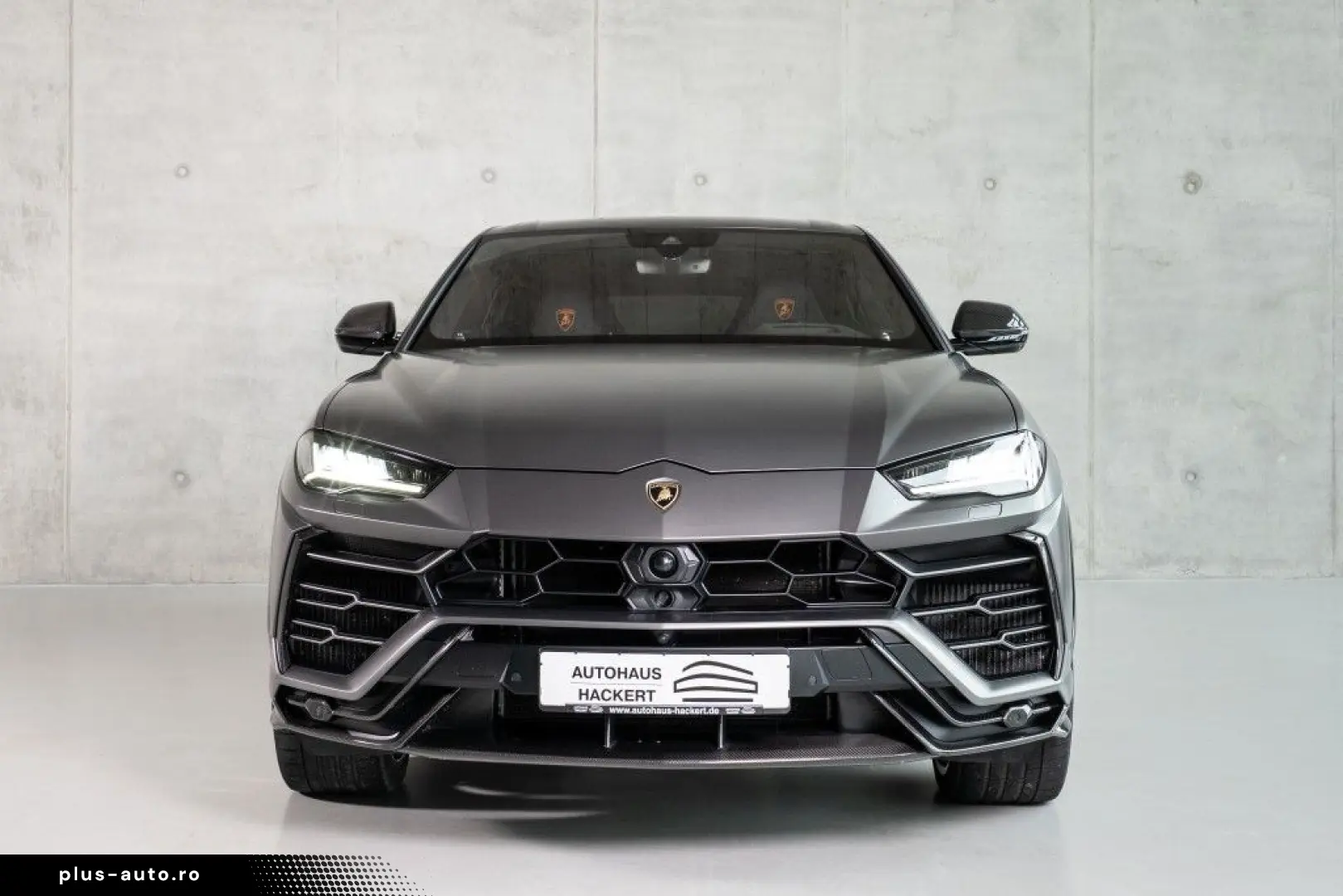 LAMBORGHINI Urus V8 Panorama Full Carbon Akrapovic