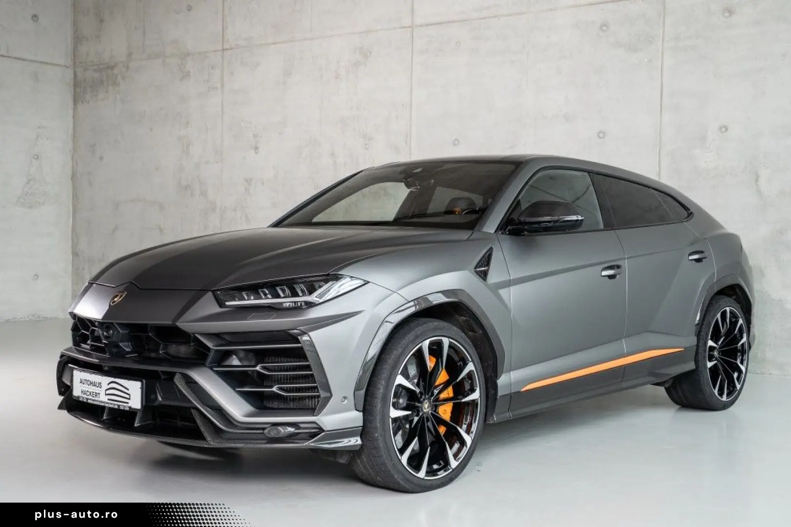 LAMBORGHINI Urus V8 Panorama Full Carbon Akrapovic
