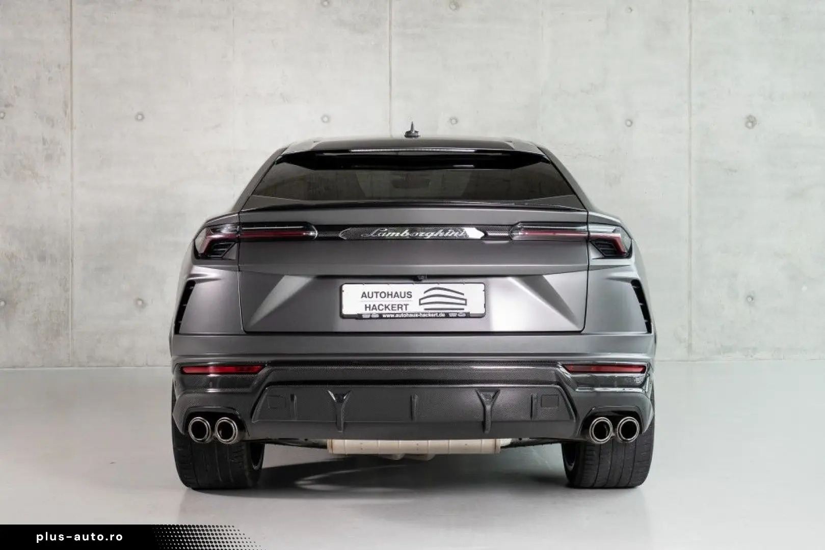 LAMBORGHINI Urus V8 Panorama Full Carbon Akrapovic