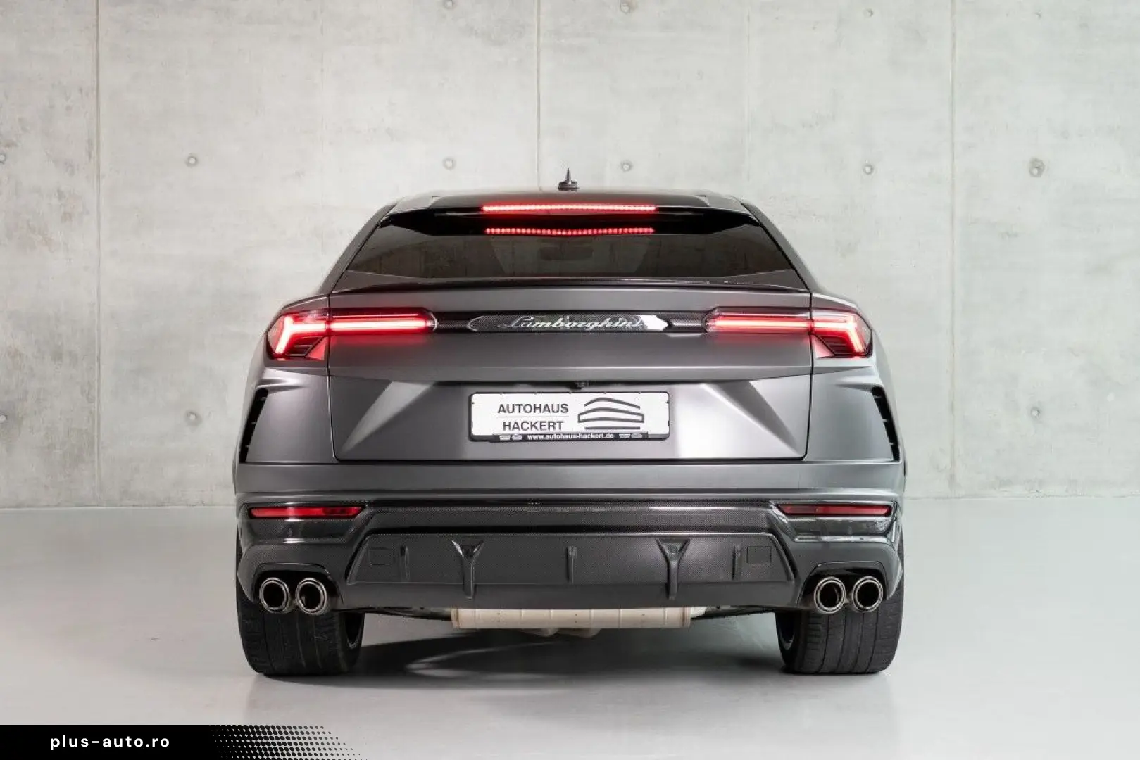 LAMBORGHINI Urus V8 Panorama Full Carbon Akrapovic