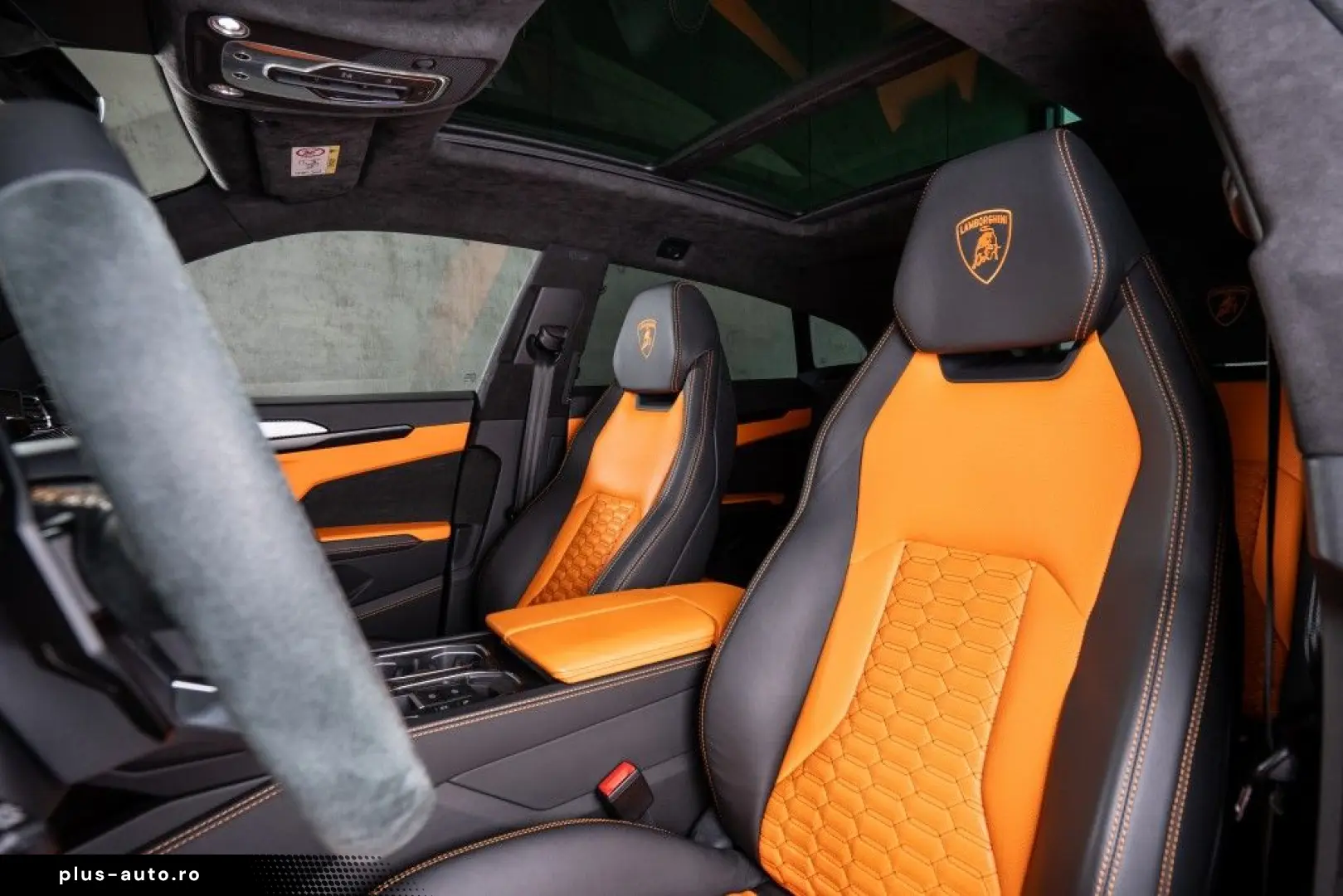 LAMBORGHINI Urus V8 Panorama Full Carbon Akrapovic