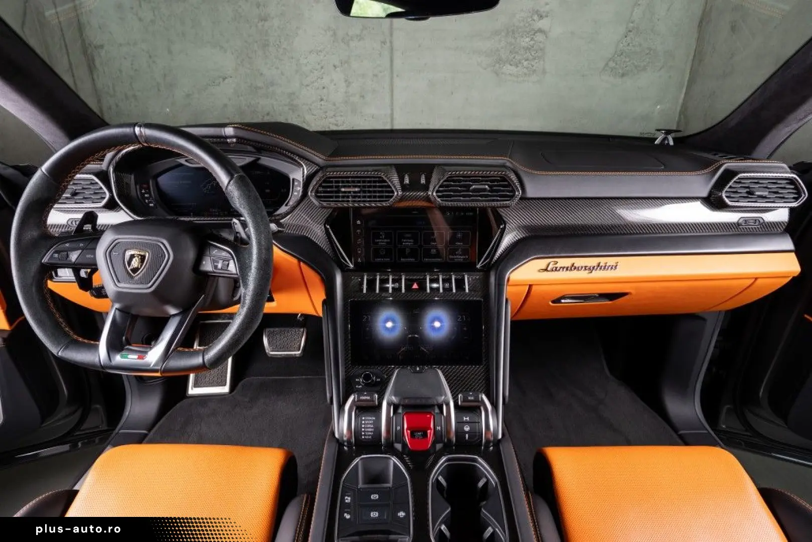 LAMBORGHINI Urus V8 Panorama Full Carbon Akrapovic