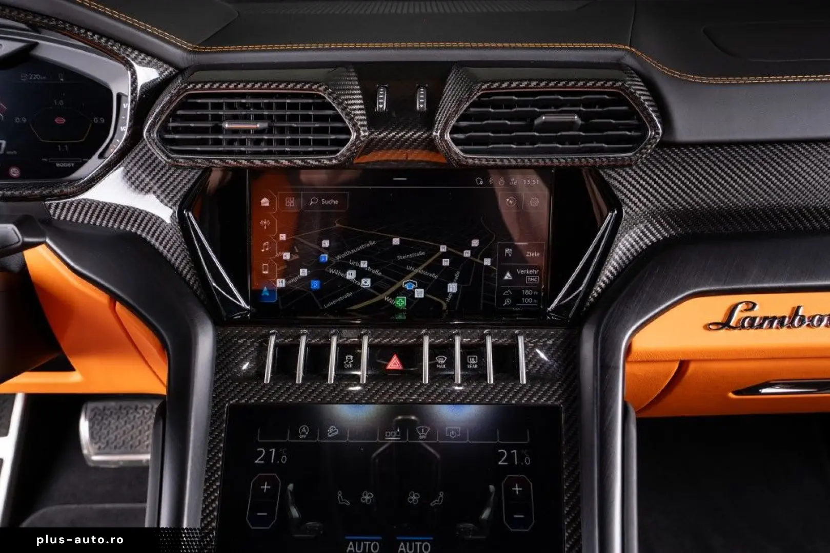 LAMBORGHINI Urus V8 Panorama Full Carbon Akrapovic