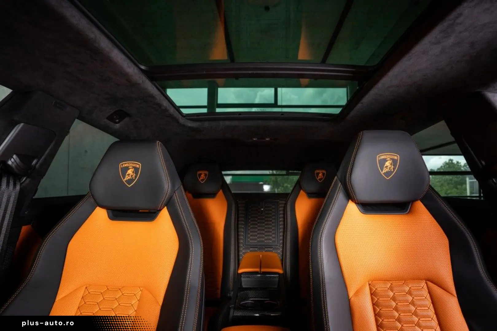 LAMBORGHINI Urus V8 Panorama Full Carbon Akrapovic