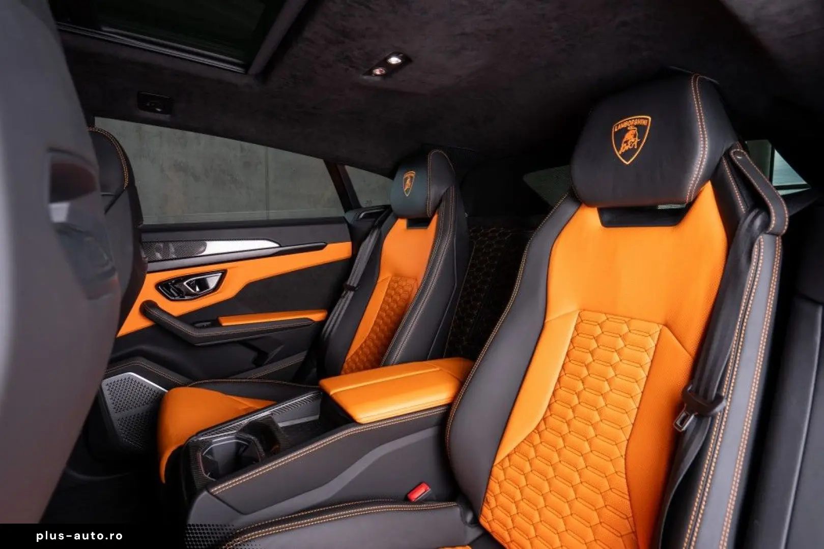 LAMBORGHINI Urus V8 Panorama Full Carbon Akrapovic