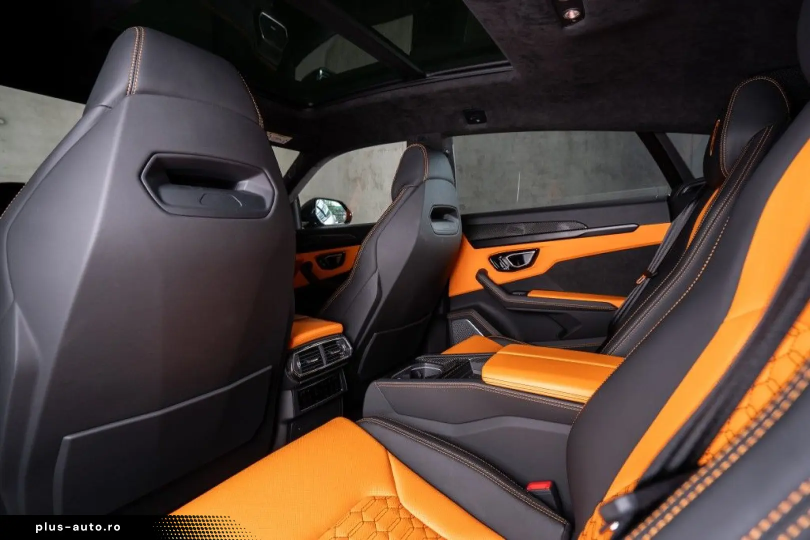 LAMBORGHINI Urus V8 Panorama Full Carbon Akrapovic