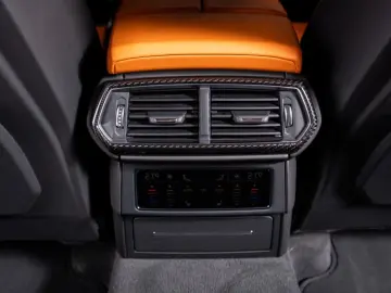 LAMBORGHINI Urus V8 Panorama Full Carbon Akrapovic