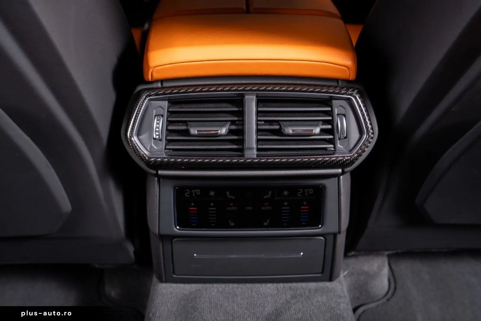 LAMBORGHINI Urus V8 Panorama Full Carbon Akrapovic
