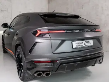 LAMBORGHINI Urus V8 Panorama Full Carbon Akrapovic