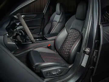 AUDI RS6 Avant Performance quattro  B&O  HD  Tour  Ci