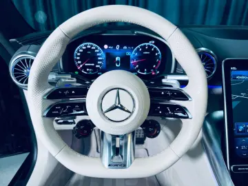MERCEDES-BENZ SL 63 AMG 4Matic LIFT MANUFAKTUR PREMIUM