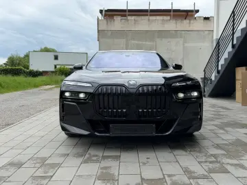 BMW 740d xDrive MSport Chaufer Fondenter Pano B&W