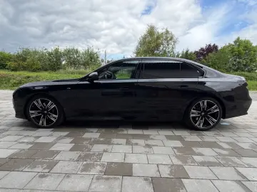 BMW 740d xDrive MSport Chaufer Fondenter Pano B&W