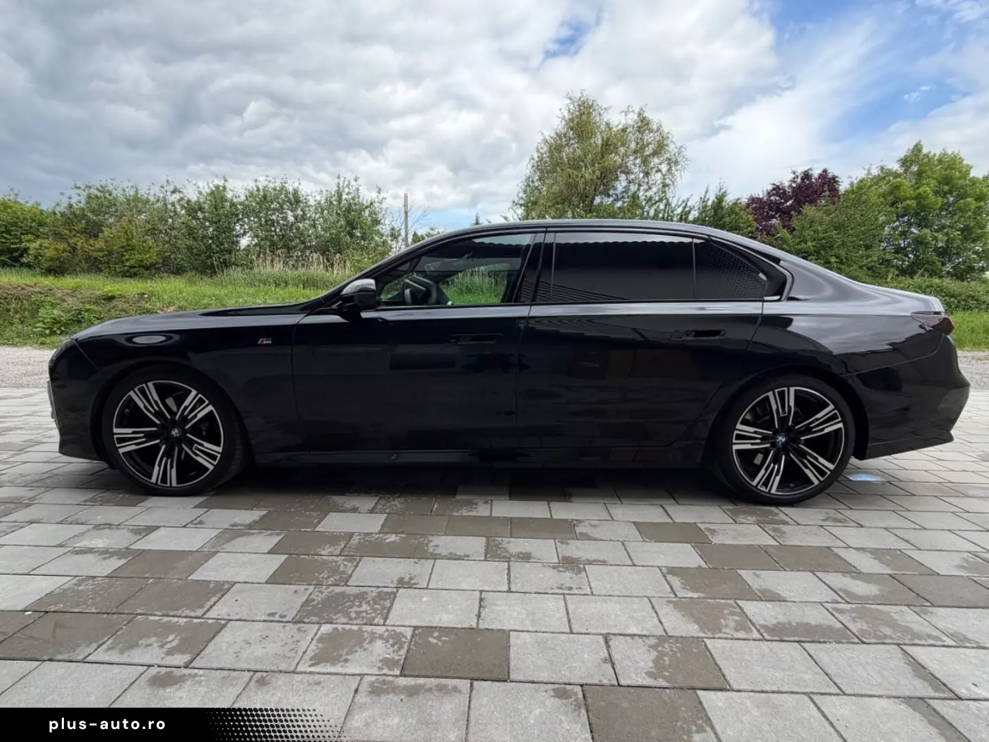 BMW 740d xDrive MSport Chaufer Fondenter Pano B&W