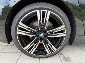 BMW 740d xDrive MSport Chaufer Fondenter Pano B&W