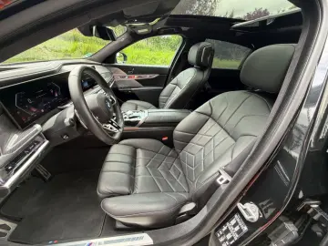 BMW 740d xDrive MSport Chaufer Fondenter Pano B&W