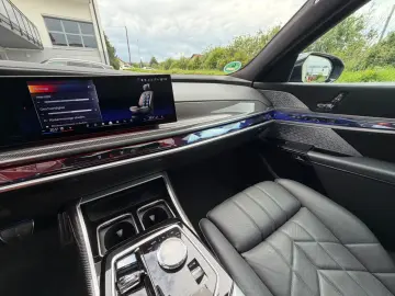 BMW 740d xDrive MSport Chaufer Fondenter Pano B&W