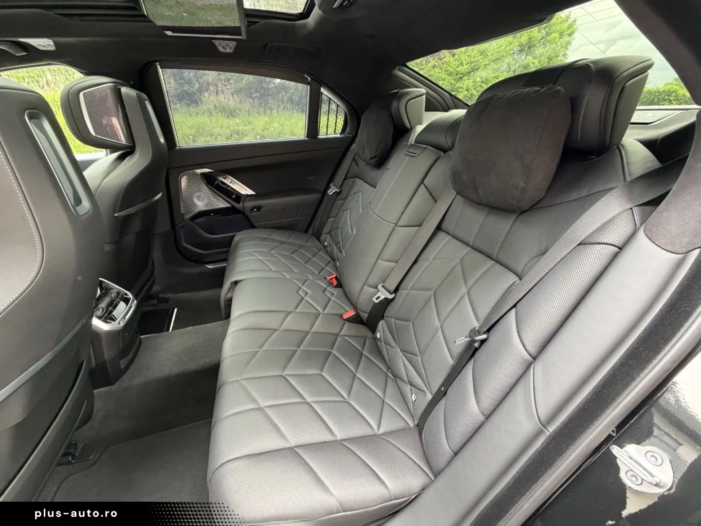 BMW 740d xDrive MSport Chaufer Fondenter Pano B&W