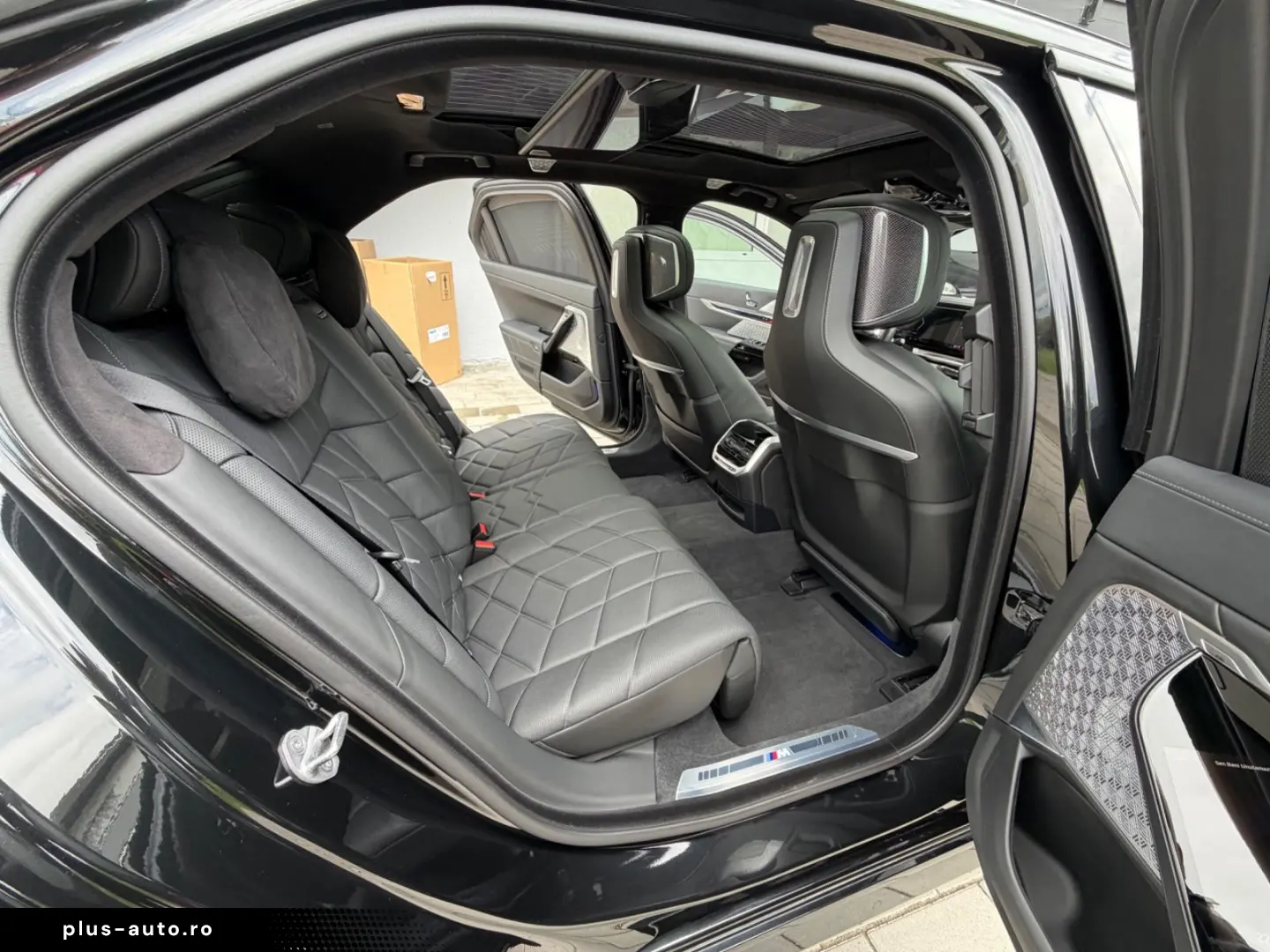 BMW 740d xDrive MSport Chaufer Fondenter Pano B&W