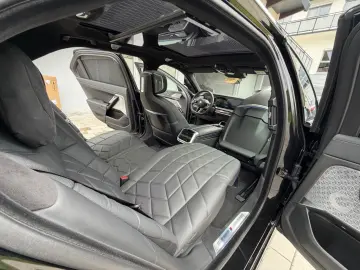 BMW 740d xDrive MSport Chaufer Fondenter Pano B&W