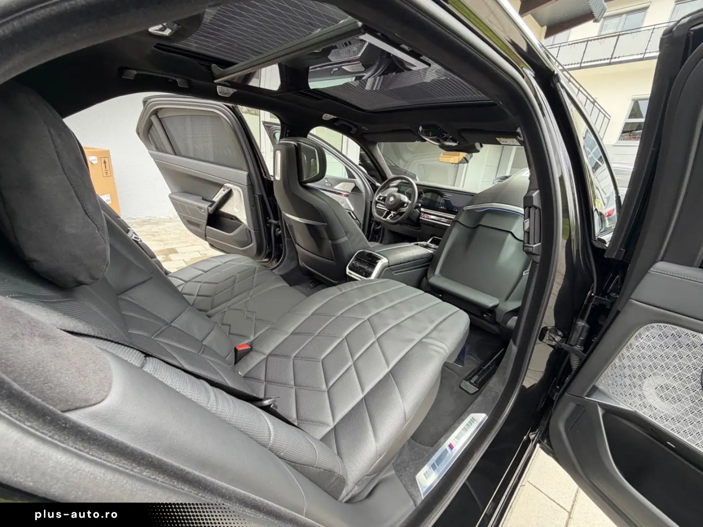 BMW 740d xDrive MSport Chaufer Fondenter Pano B&W