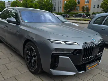 BMW 740d xDrive M Sport Pro Paket Fronze Grey 21