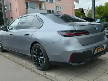 BMW 740d xDrive M Sport Pro Paket Fronze Grey 21