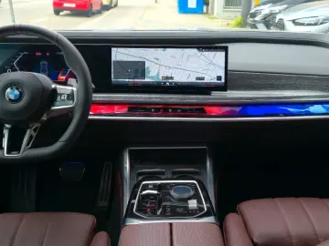 BMW 740d xDrive M Sport Pro Paket Fronze Grey 21